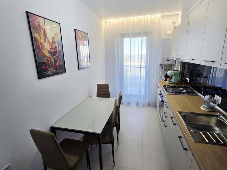 Apartament cu 3 camere decomandat, mobilat în Energia