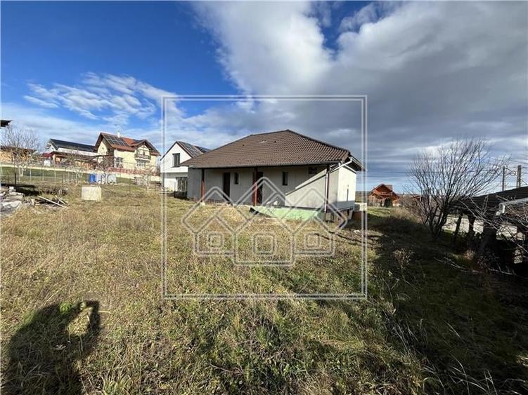 Casă individuală cu 4 camere cu Teren 810 Mp în Daia