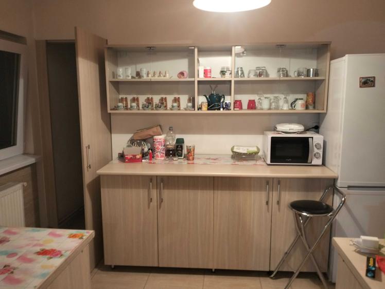 Apartament cu 3 camere decomandat în Prundu