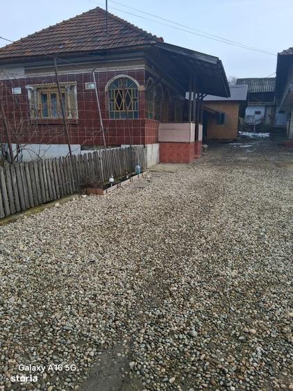 Casă cu 3 camere în Văcarea