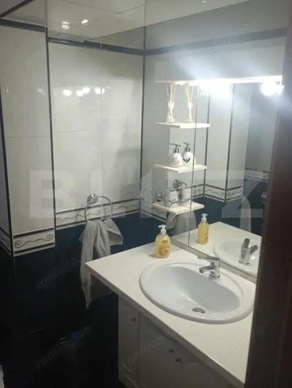 Apartament cu 4 camere decomandat, mobilat în Ultracentral