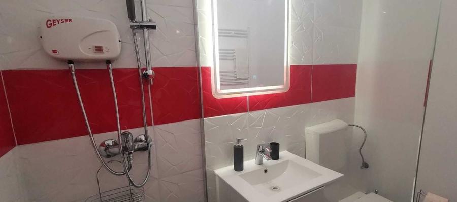 Apartament cu 2 camere decomandat, mobilat în Dorobanți