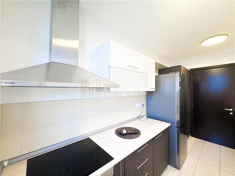 Apartament cu 4 camere semidecomandat, mobilat în Herăstrău