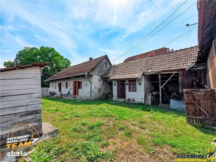 Casă cu 2 camere cu Teren 1732 Mp în Arcuș