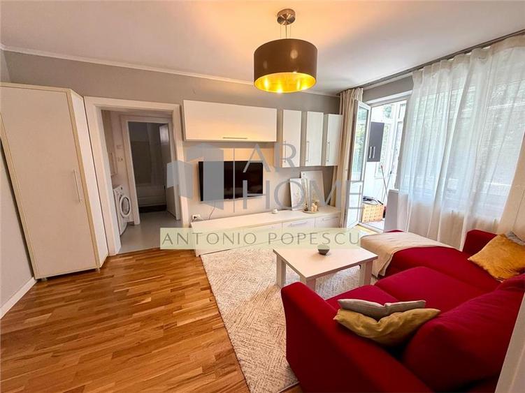 Apartament cu 2 camere semidecomandat, mobilat în Democrației