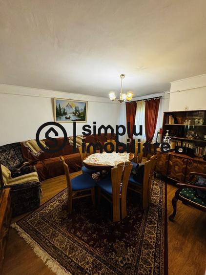 Apartament cu 3 camere decomandat în 1 Mai