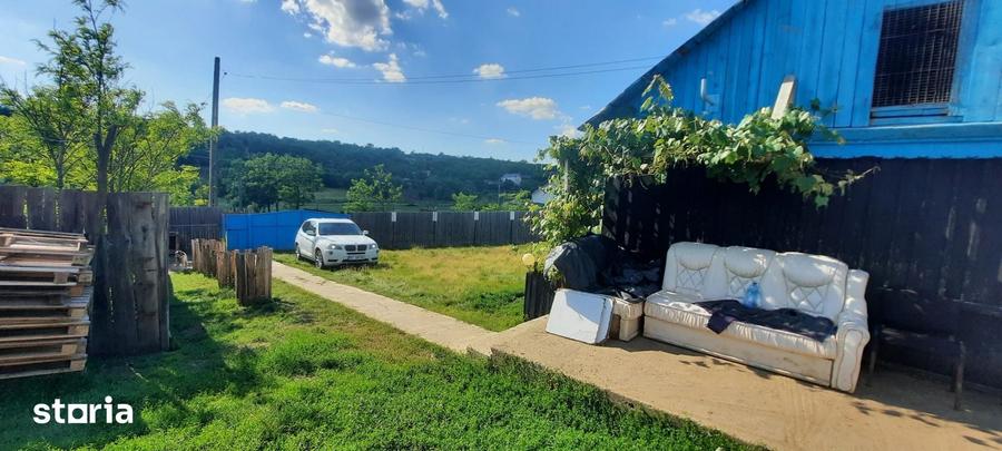 Casă cu 2 camere cu Teren 3000 Mp în Erbiceni
