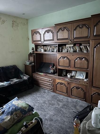 Apartament cu 6 camere decomandat în Exterior Vest