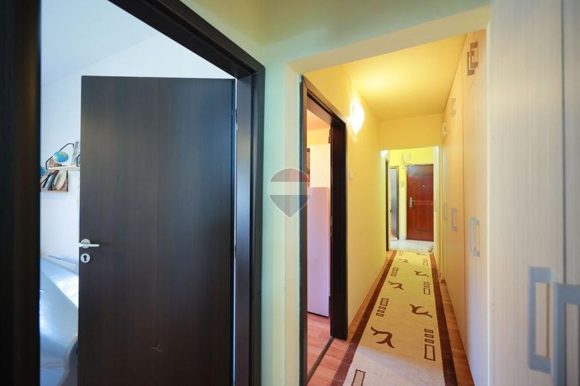 Apartament cu 3 camere decomandat în Rogerius