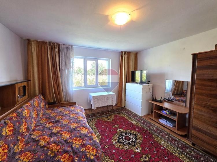 Casă individuală cu 5 camere cu Teren 1098 Mp în Oreavul