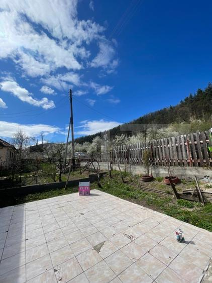 Casă individuală cu 2 camere cu Garaj în Ticu-Colonie