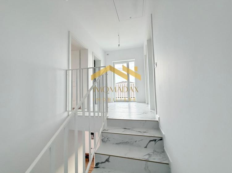 Duplex cu 4 camere cu Canalizare în Remetea Mare