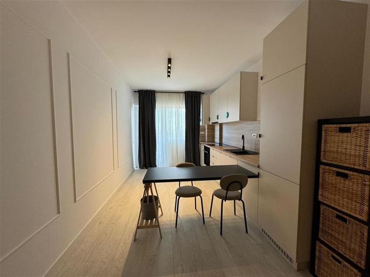 Apartament cu 2 camere semidecomandat, mobilat în Fundeni