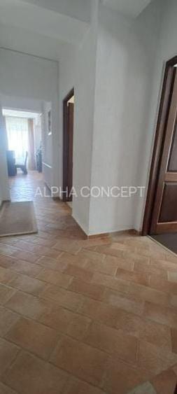 Apartament cu 3 camere, mobilat în Central