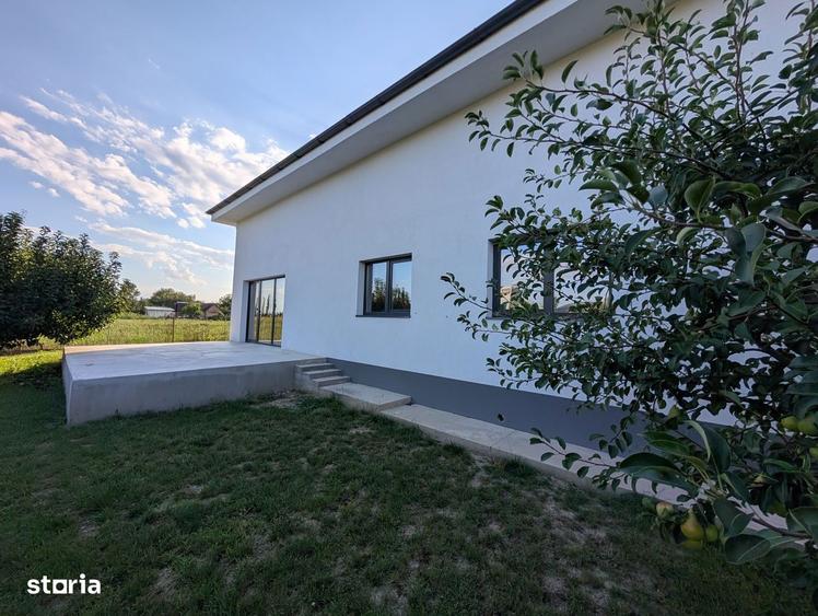 Casă cu 4 camere cu Teren 1400 Mp în Iclod