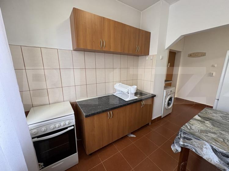 Garsonieră decomandată în Central