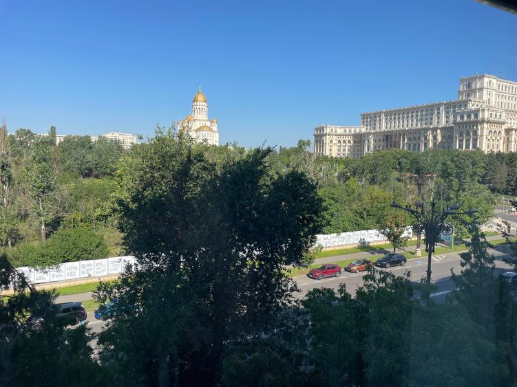 Apartament cu 3 camere decomandat în Unirii