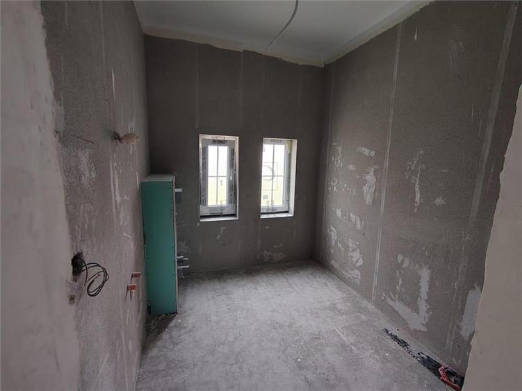 Duplex spatios - dormitor la parter - bucatarie mare - 12