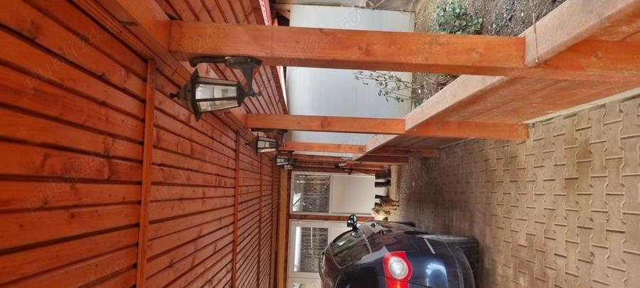 Casă cu 5 camere cu Teren 760 Mp în Central
