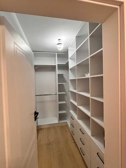 Apartament cu 3 camere decomandat în Exterior Vest