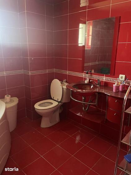 Apartament cu 3 camere în Unirea