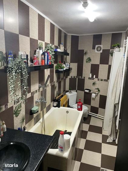 Casă cu 3 camere cu Teren 907 Mp în Roșiori