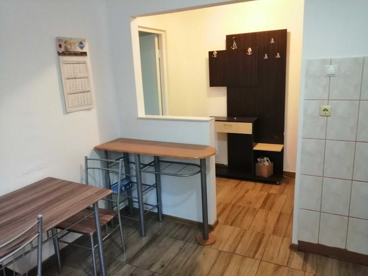 Apartament cu 2 camere semidecomandat în Decebal