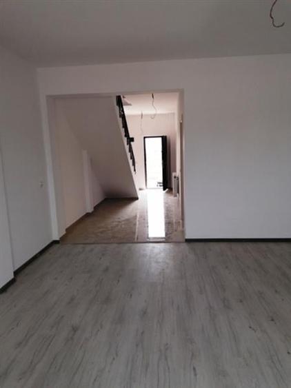 Duplex cu 4 camere cu Canalizare în Alexandriei