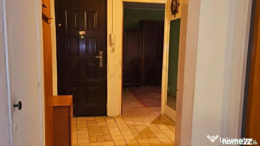 Garsonieră decomandată în Băneasa