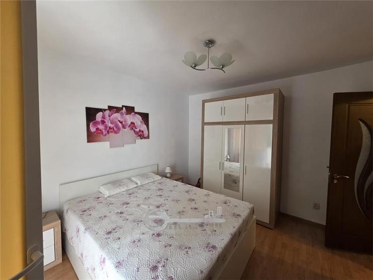 Apartament cu 2 camere decomandat în Bd. Independenței