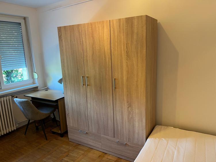 Apartament cu 3 camere semidecomandat în Central