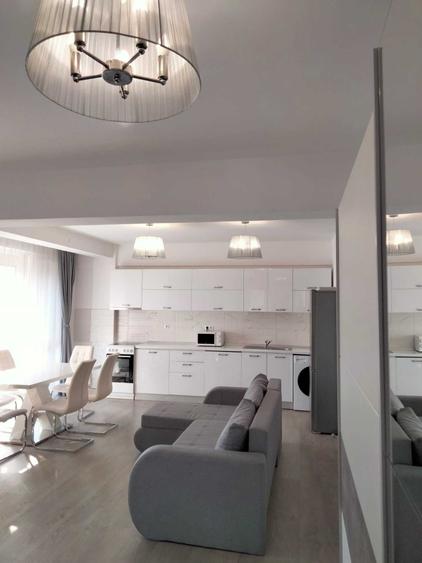 Apartament cu 3 camere decomandat în Lotus