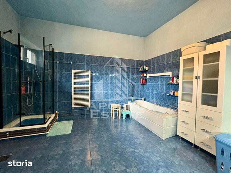 Casă cu 8 camere cu Teren 548 Mp în Fabric