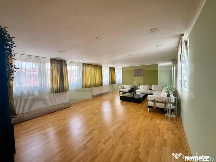 Apartament cu 3 camere decomandat în Ultracentral