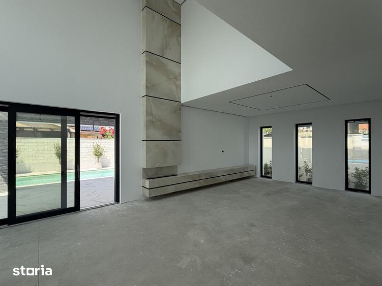 Casă cu Piscina în Oncea