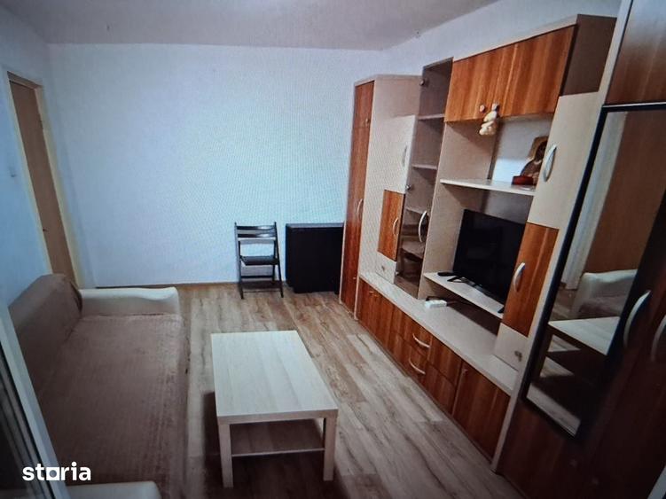 Apartament cu 2 camere decomandat în Tei
