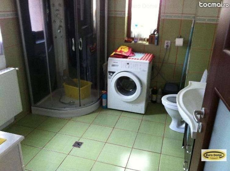 Casă individuală cu 5 camere cu Canalizare în Hărman