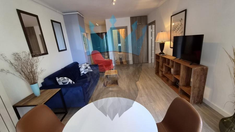 Apartament cu 2 camere decomandat, mobilat în P-ța Victoriei