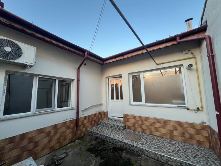 Casă cu 2 camere cu Teren 100 Mp în Titan