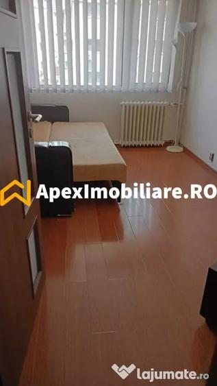 Apartament cu 3 camere decomandat în Dristor