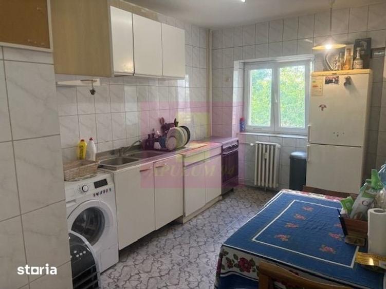 Apartament cu 3 camere decomandat în Pantelimon