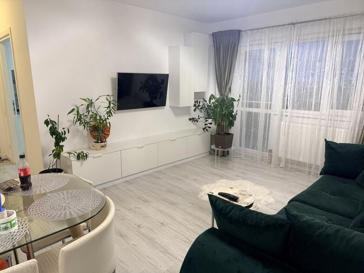 Apartament cu 2 camere decomandat în Central