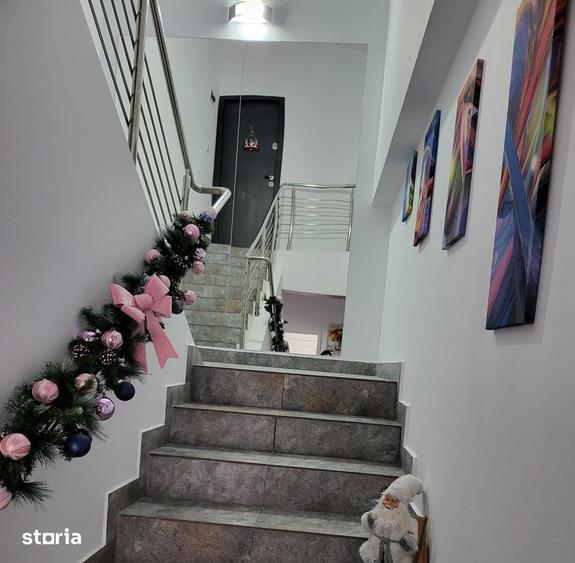 Apartament cu 3 camere, mobilat în Central