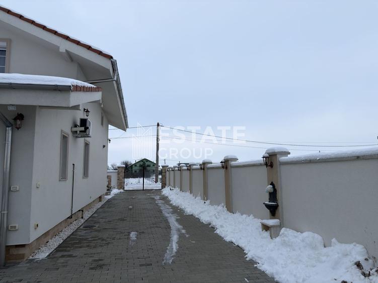 Casă individuală cu 5 camere cu Canalizare în Dumbrăvița