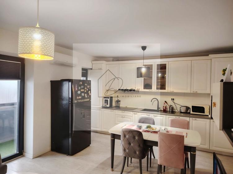 Apartament cu 4 camere decomandat, mobilat în Băneasa
