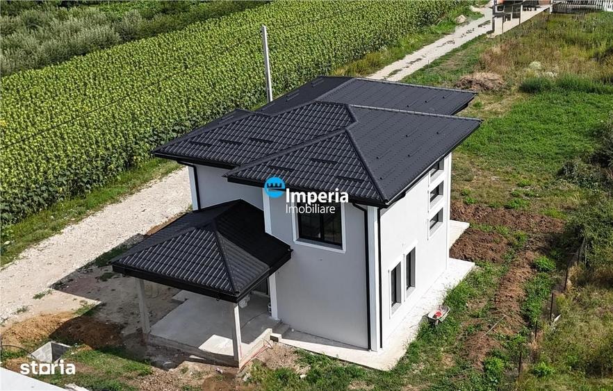 Casă cu 4 camere în Valea Ursului