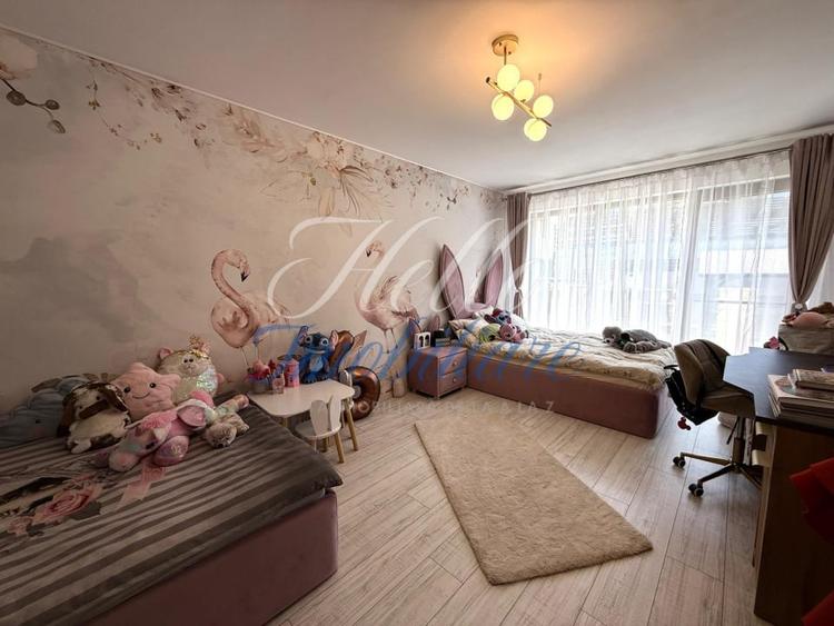 Duplex cu 4 camere cu Garaj în Florești