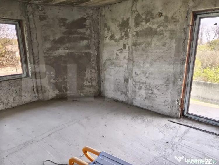 Casă cu 7 camere cu Teren 1607 Mp în Central