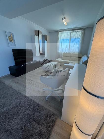 Apartament cu 3 camere decomandat, mobilat în Central