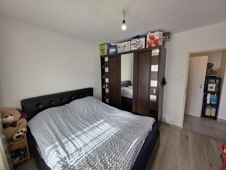 Apartament cu 3 camere decomandat, mobilat în Drumul Taberei